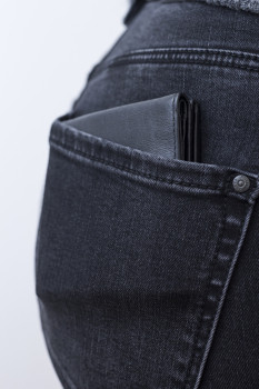 LEAS Wiener Schachtel mit großem Kleingeldfach mit RFID Schutz Block Folie im Kreditkartenformat mit Geschenk Box Echt-Leder, schwarz